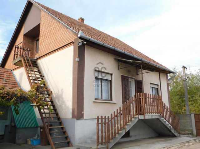 Eladó családi ház, Tápiószentmártonon 53.9 M Ft, 3 szobás