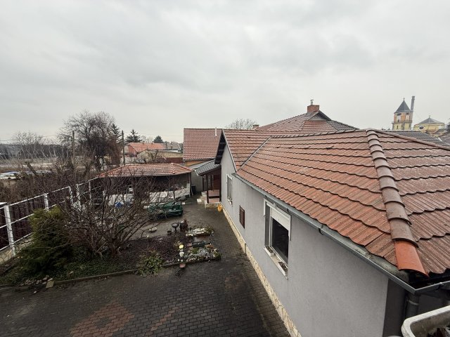 Eladó családi ház, Dorogon 100 M Ft, 6 szobás