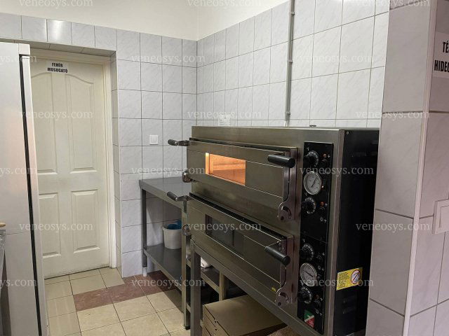 Eladó üzlethelyiség, Csanyteleken 139 M Ft, 1 szobás