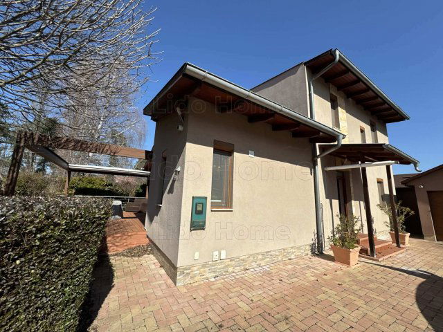 Eladó családi ház, Siófokon 180 M Ft, 5 szobás