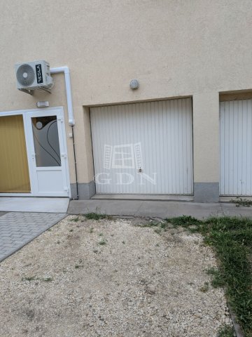 Kiadó garázs, Szegeden 30 E Ft / hó / költözzbe.hu