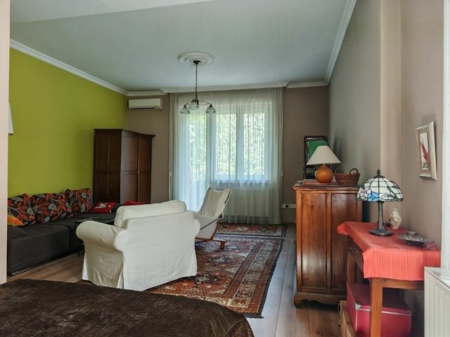 Kiadó téglalakás, albérlet, XIV. kerületben, Varsó utcában