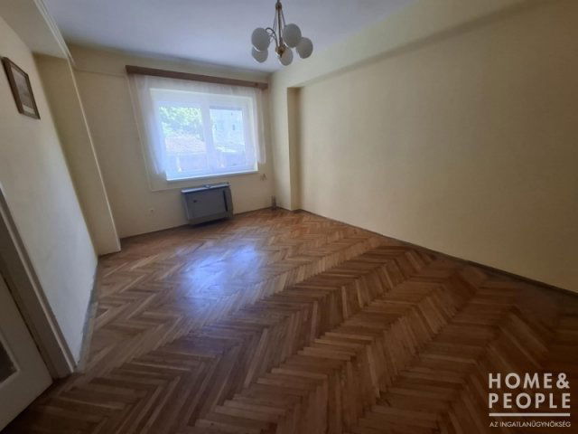 Eladó téglalakás, Szegeden 49.99 M Ft, 2+1 szobás
