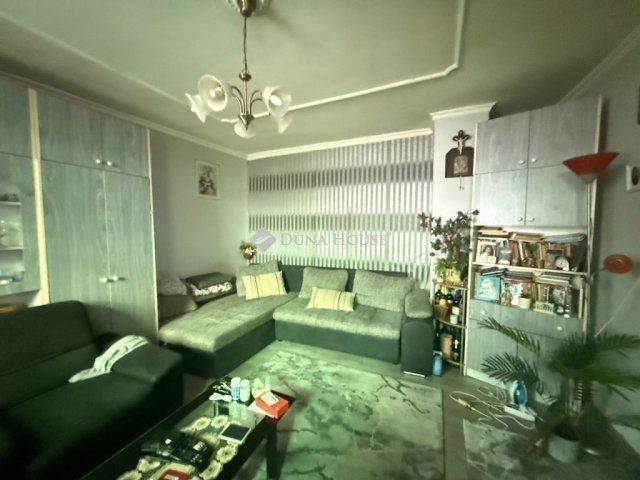 Eladó családi ház, Budapesten, IV. kerületben 38 M Ft, 2 szobás