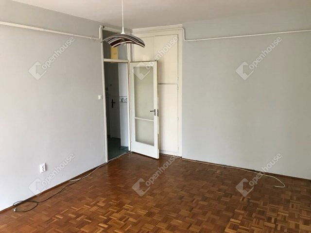 Eladó téglalakás, Szarvason 26.5 M Ft, 2 szobás