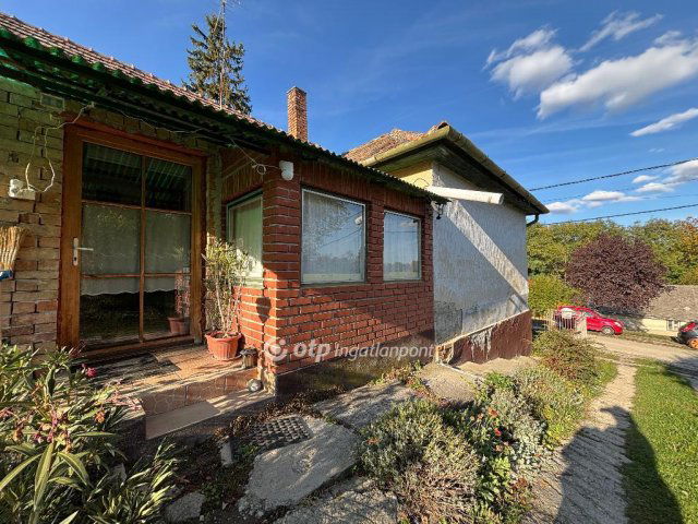 Eladó családi ház, Tengődön 32 M Ft, 4 szobás