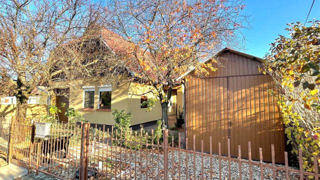 Eladó családi ház, Gyulán 83.9 M Ft, 6 szobás