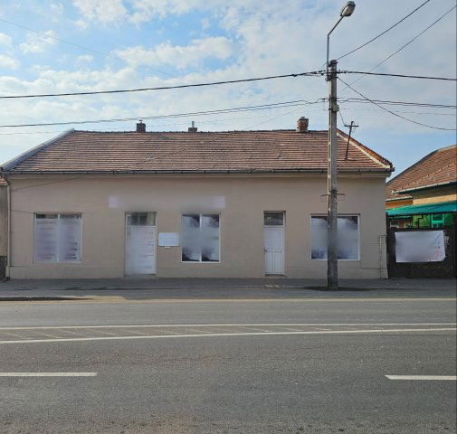 Eladó üzlethelyiség, Sajószentpéteren 31.75 M Ft, 3 szobás