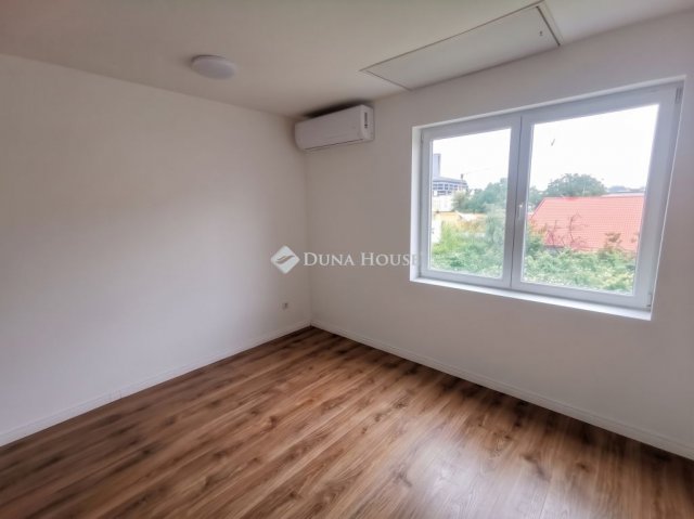 Eladó téglalakás, Budapesten, IV. kerületben, Zrínyi utcában