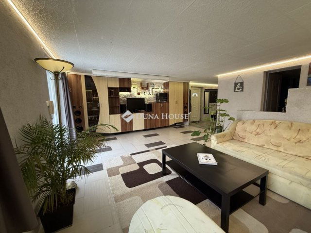 Eladó családi ház, Érden 118.9 M Ft, 3 szobás