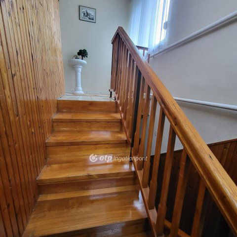 Eladó családi ház, Mikepércsen 219 M Ft, 5 szobás