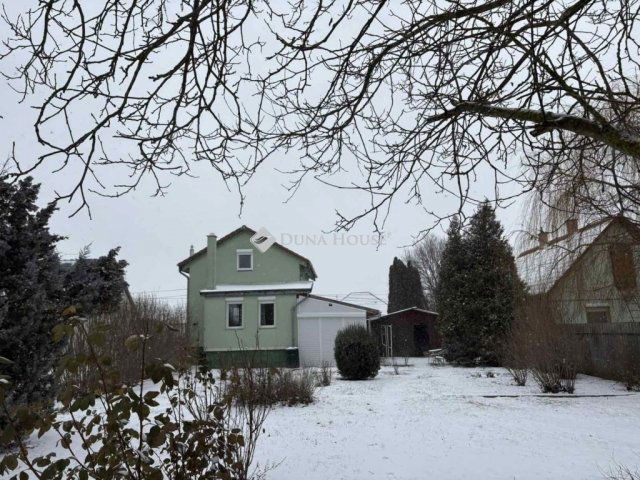 Eladó családi ház, Úrin 82.4 M Ft, 3 szobás