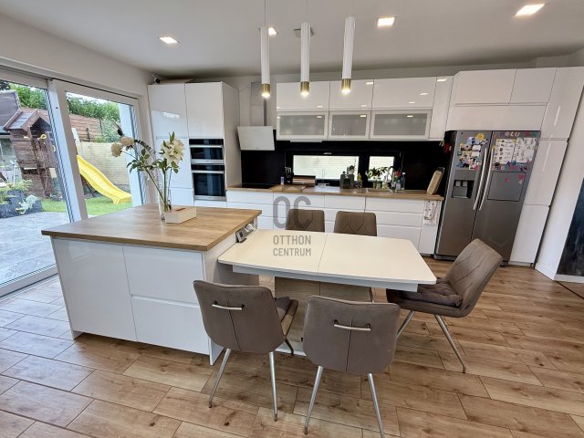 Kiadó ikerház, albérlet, Ürömön 760 E Ft / hó, 5 szobás