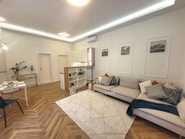 Eladó téglalakás, Budapesten, V. kerületben 129.9 M Ft, 2 szobás