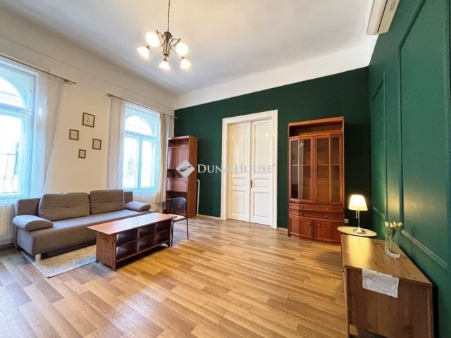 Eladó téglalakás, Budapesten, VI. kerületben 118 M Ft, 3 szobás