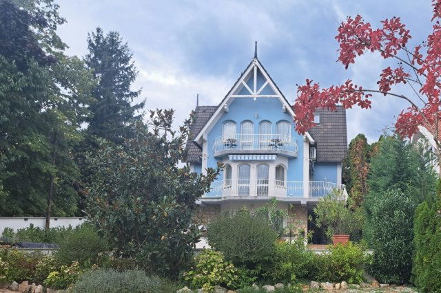 Eladó családi ház, Balatonfüreden 799 M Ft, 11 szobás