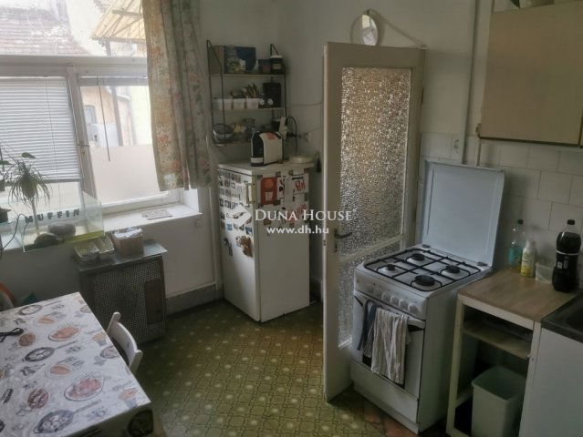 Eladó téglalakás, Vácon 40.18 M Ft, 2 szobás