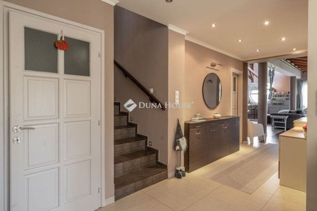 Eladó családi ház, Kecskeméten 175 M Ft, 7 szobás