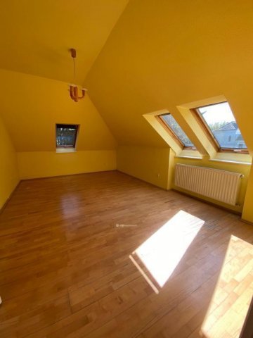 Eladó családi ház, Budapesten, III. kerületben 429 M Ft