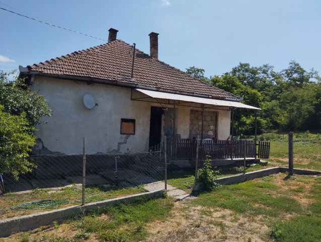 Eladó családi ház, Tiszadobon 6.7 M Ft, 2 szobás