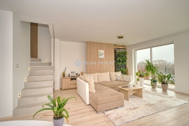 Eladó ikerház, Solymáron 209 M Ft, 4 szobás