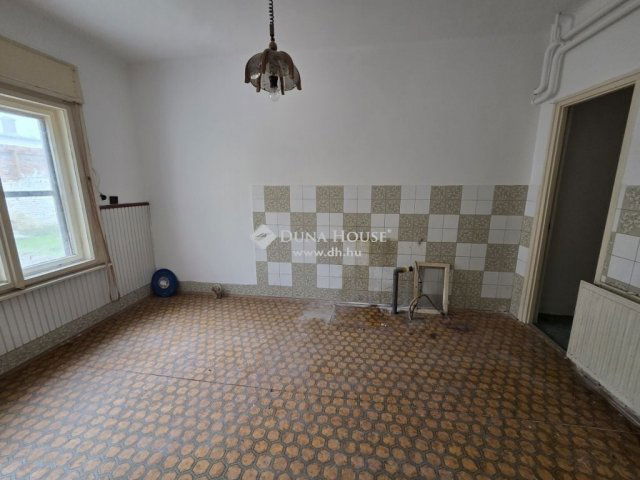 Eladó családi ház, Harkányban 37 M Ft, 4 szobás