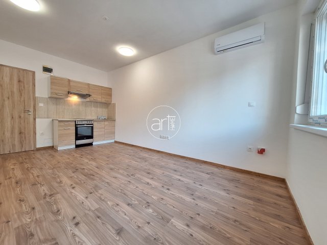 Kiadó téglalakás, albérlet, Szegeden 95 E Ft / hó, 1 szobás