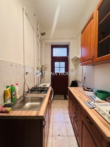 Eladó téglalakás, Budapesten, VIII. kerületben 65.5 M Ft