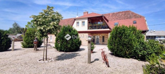 Eladó családi ház, Kecskeméten 349.9 M Ft, 4 szobás