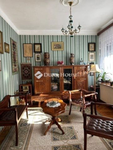 Eladó családi ház, Vácon 119.9 M Ft, 5 szobás