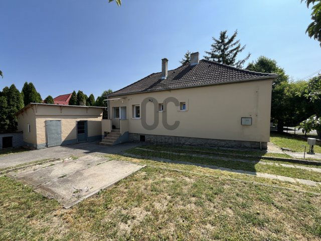 Eladó családi ház, Pécsett 73 M Ft, 3 szobás