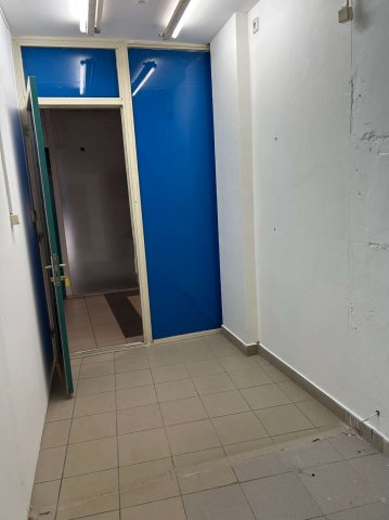 Eladó üzlethelyiség, Nyíregyházán, Vay Ádám körúton 6 M Ft