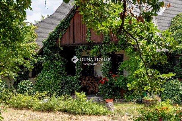 Eladó családi ház, Harsányban 399 M Ft, 7 szobás