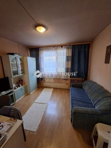 Eladó panellakás, Pécsett 39.9 M Ft, 2 szobás