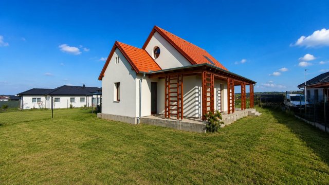 Eladó családi ház, Szombathelyen 94 M Ft, 5 szobás