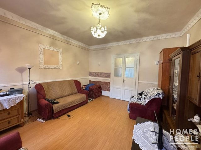 Eladó téglalakás, Szegeden 50 M Ft, 1+1 szobás