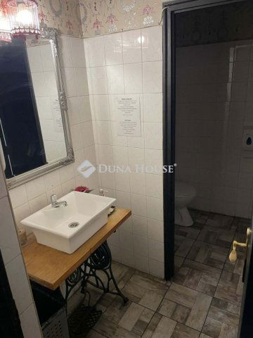 Eladó üzlethelyiség, Pécsett 119.9 M Ft / költözzbe.hu