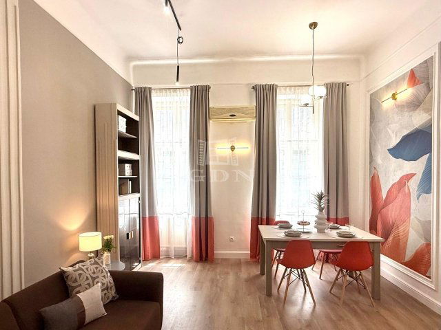 Eladó téglalakás, Budapesten, VI. kerületben 91.4 M Ft, 2 szobás