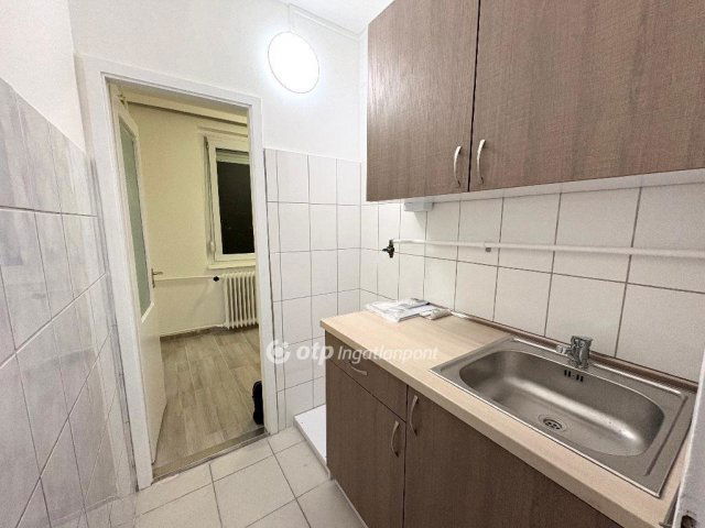 Eladó panellakás, Miskolcon 25.99 M Ft, 1+1 szobás