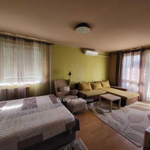 Eladó panellakás, Budapesten, XV. kerületben 74.8 M Ft