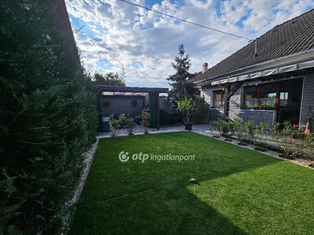 Eladó családi ház, Gyálon 147 M Ft, 9+1 szobás