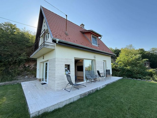 Eladó családi ház, Szentendrén 84.9 M Ft, 2+1 szobás