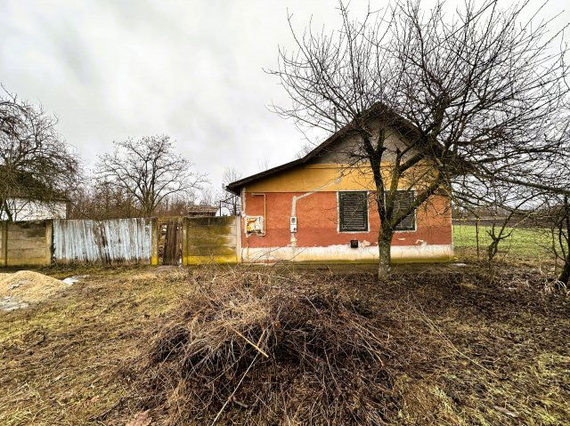 Eladó családi ház, Dombiratoson 4.9 M Ft, 3 szobás