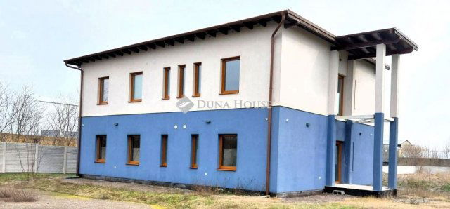 Eladó ipari ingatlan, Kisapostagon 1600 M Ft / költözzbe.hu