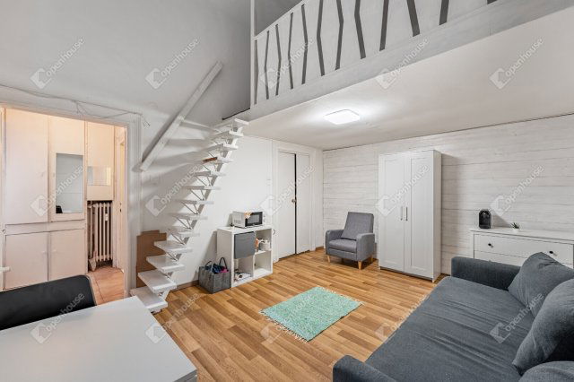 Eladó téglalakás, Budapesten, VI. kerületben 43.9 M Ft, 1 szobás