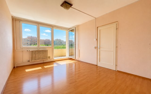 Eladó panellakás, Budapesten, III. kerületben 60.99 M Ft