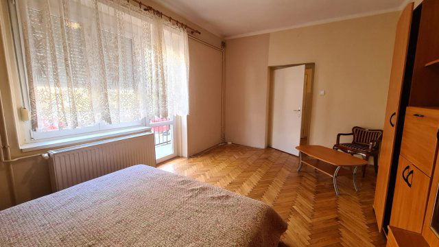 Kiadó téglalakás, albérlet, Pécsett 160 E Ft / hó, 2 szobás