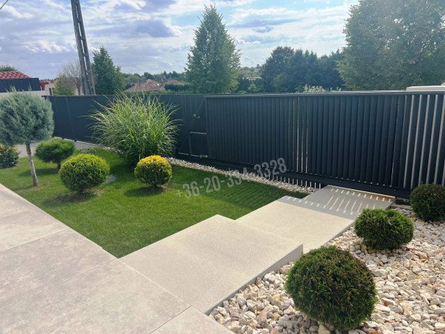 Eladó családi ház, Csömörön 439.9 M Ft, 4 szobás