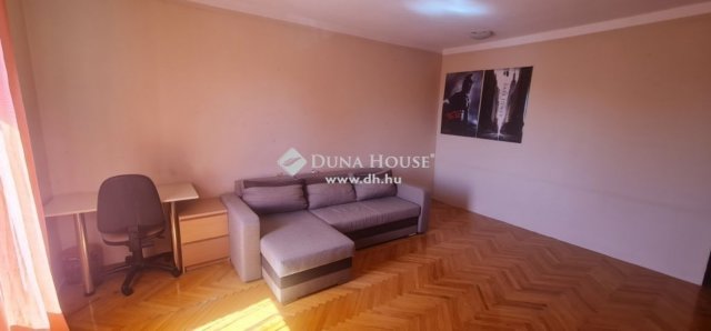 Eladó családi ház, Vecsésen 110 M Ft, 5 szobás