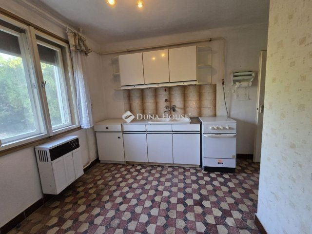 Eladó családi ház, Szatymazon 24.99 M Ft, 2 szobás